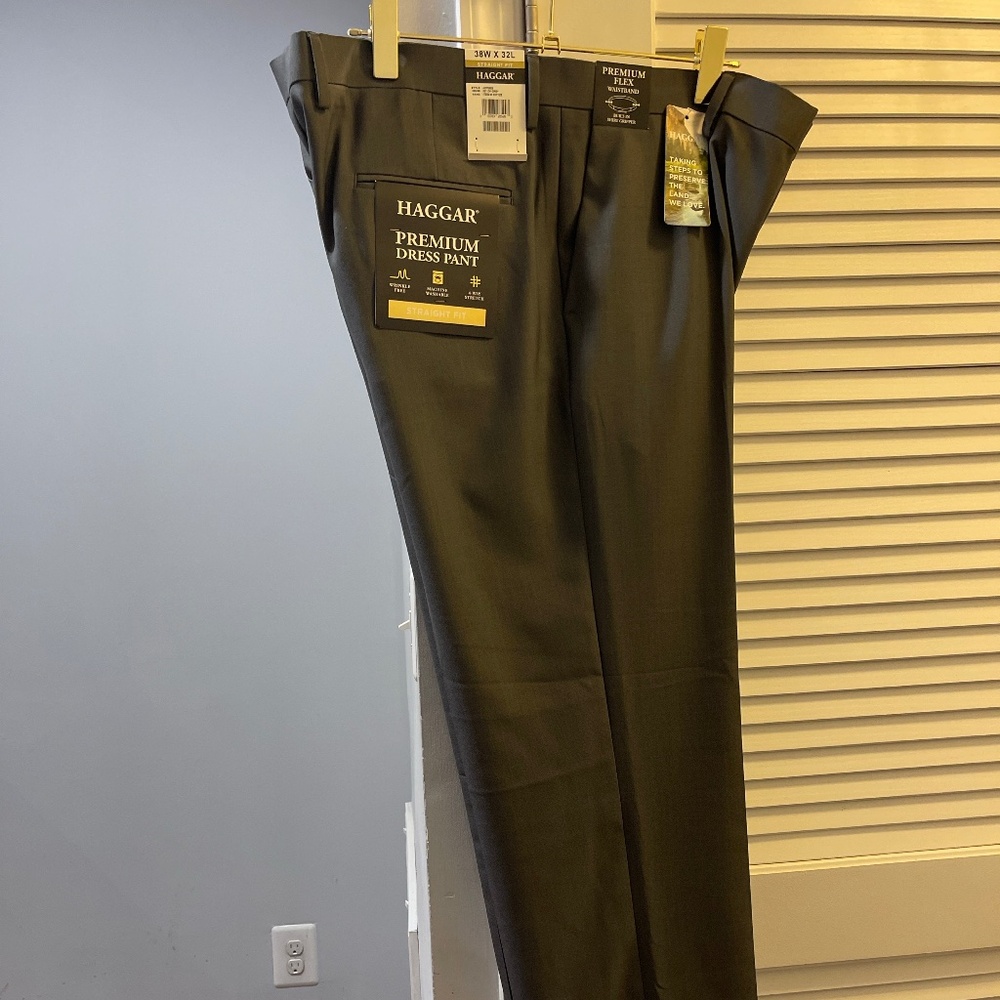 Haggar Premium Dress Pants | Straight Fit 38x32 | Dark Gray Wrinkle-Free